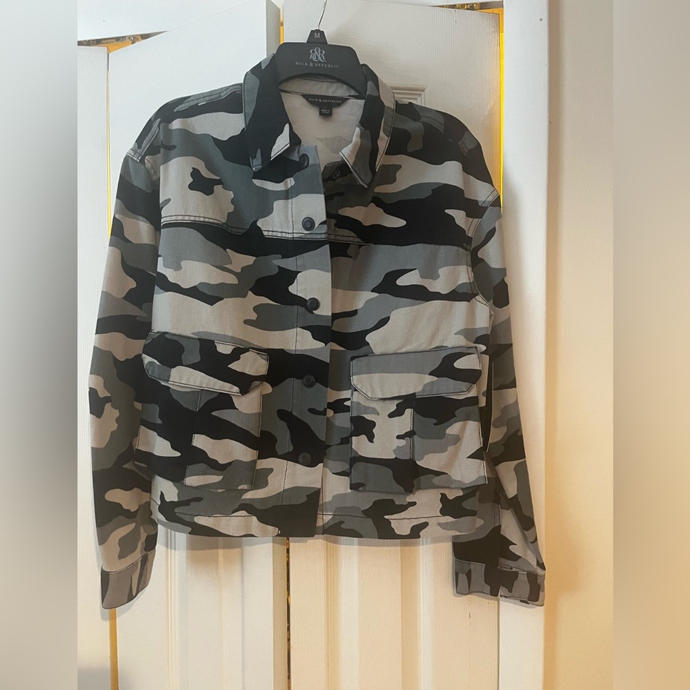Rock & Republic Black and Gray Camouflage Jacket size medium new NWT